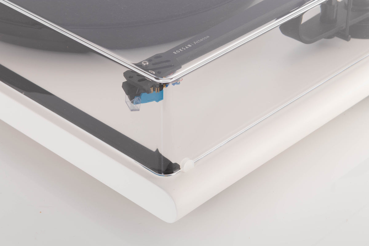 Front right corner view of a used Roksan Attessa Turntable in White