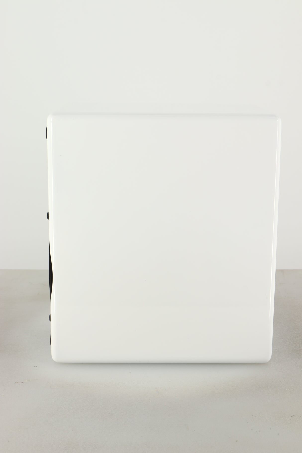 Side view of an Ex Display Scansonic S5 Standmount Speakers in White finish