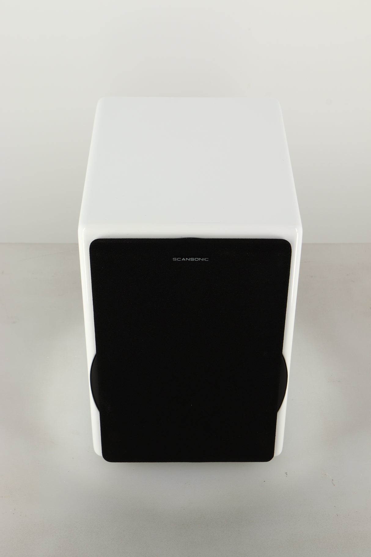 Top view of an Ex Display Scansonic S5 Standmount Speakers in White finish