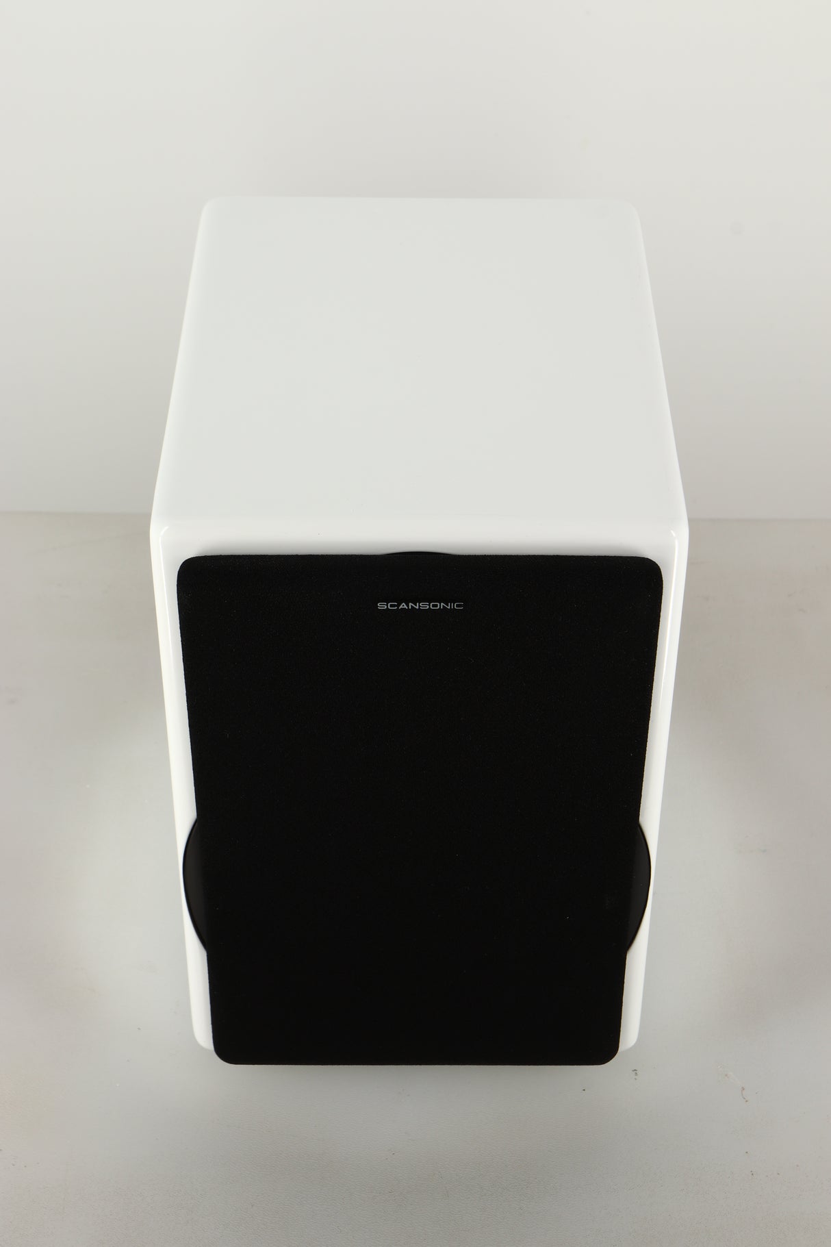 Top view of an Ex Display Scansonic S5 Standmount Speakers in White finish