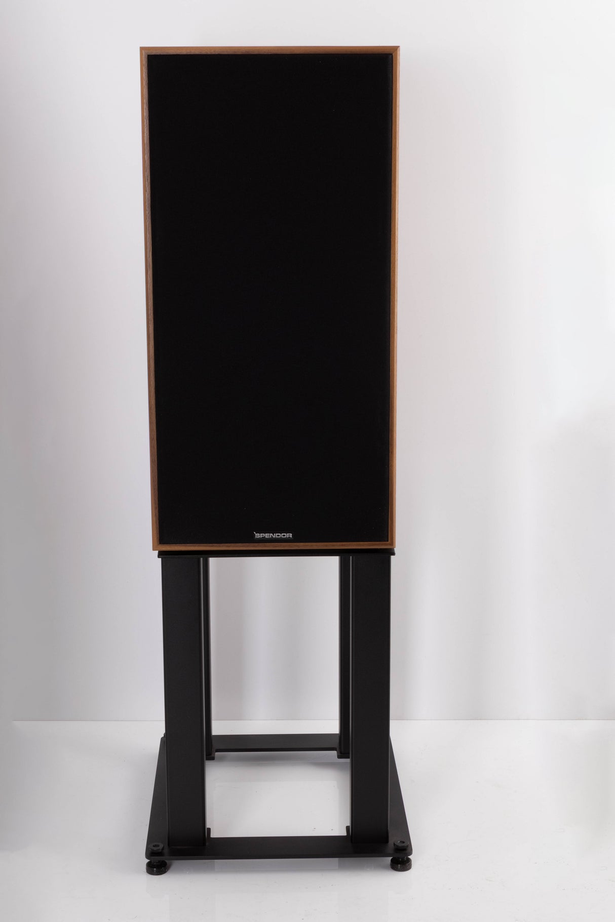 Front view of a used Spendor Classic 1/2 Standmount Speaker in Walnut finish