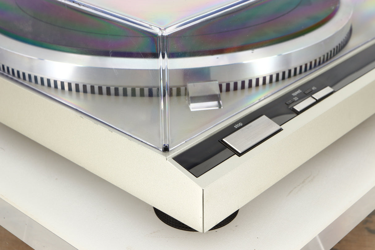 Front left corner view of a used Technics SL-Q2 Direct Driver Turntable in Silver