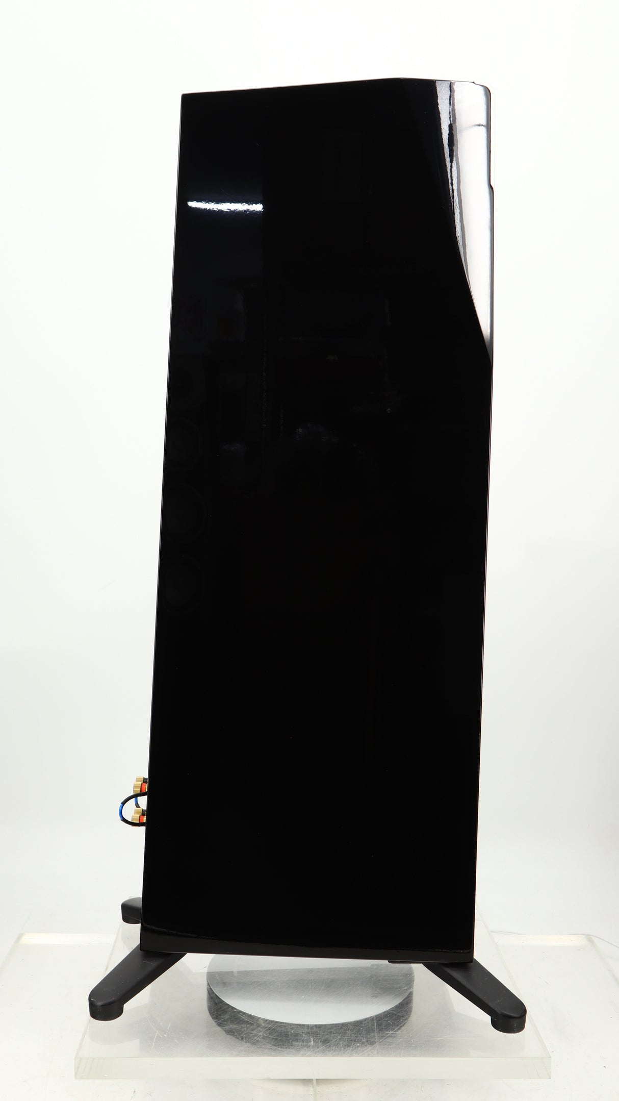 Left side view of a used Yamaha Soavo 1 Floorstanding Speaker in a piano black finish
