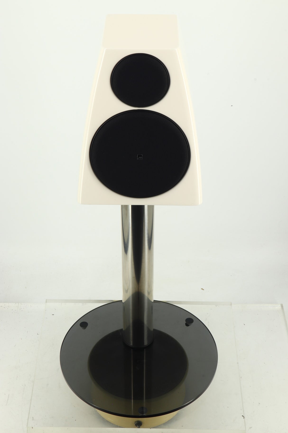Meridian DSP3200 Loudspeakers - White / Stands