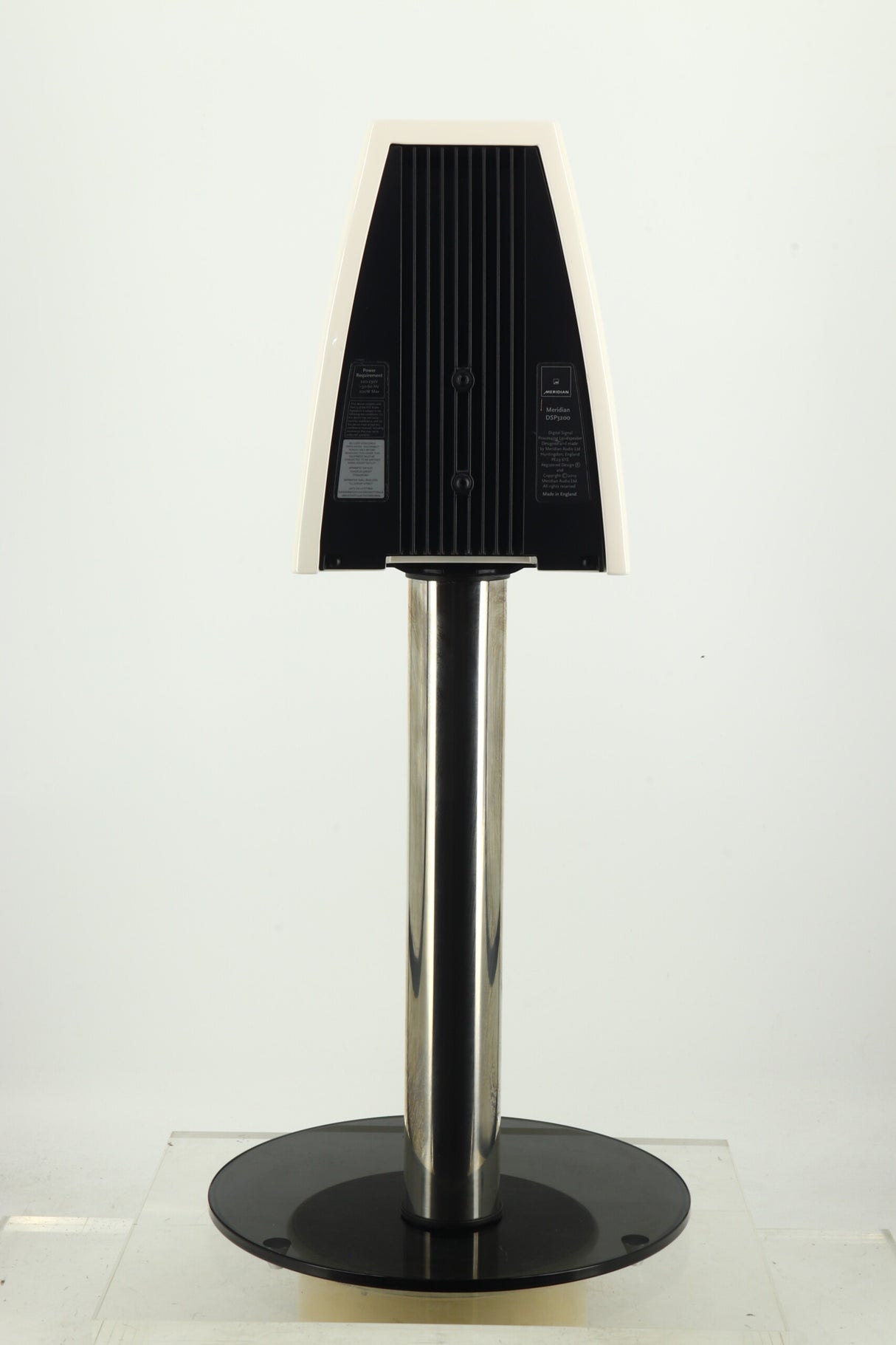 Meridian DSP3200 Loudspeakers - White / Stands