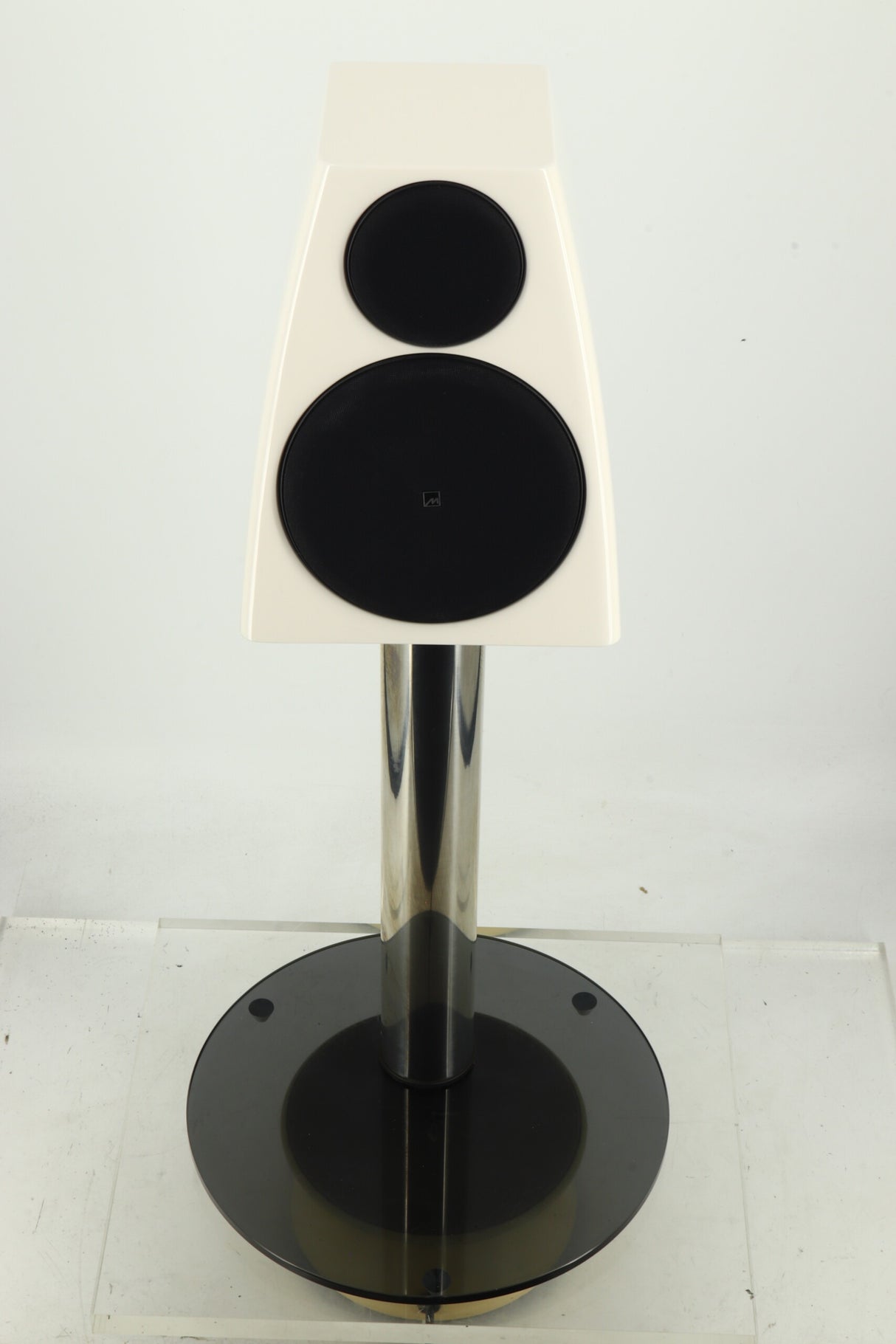 Meridian DSP3200 Loudspeakers - White / Stands