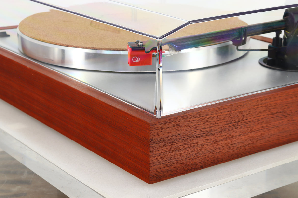 Pro-Ject The Classic Turntable - Rosenut / Ortofon Quintet Red MC Cartridge