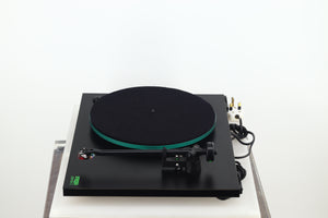 Rega Planar 2 Turntable / Ortofon 2M Red Cartridge