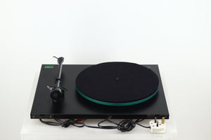 Rega Planar 2 Turntable / Ortofon 2M Red Cartridge