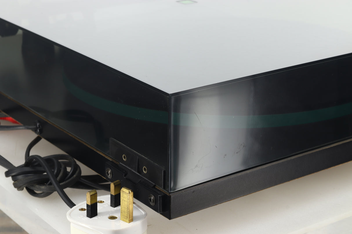 Rega Planar 2 Turntable / Ortofon 2M Red Cartridge