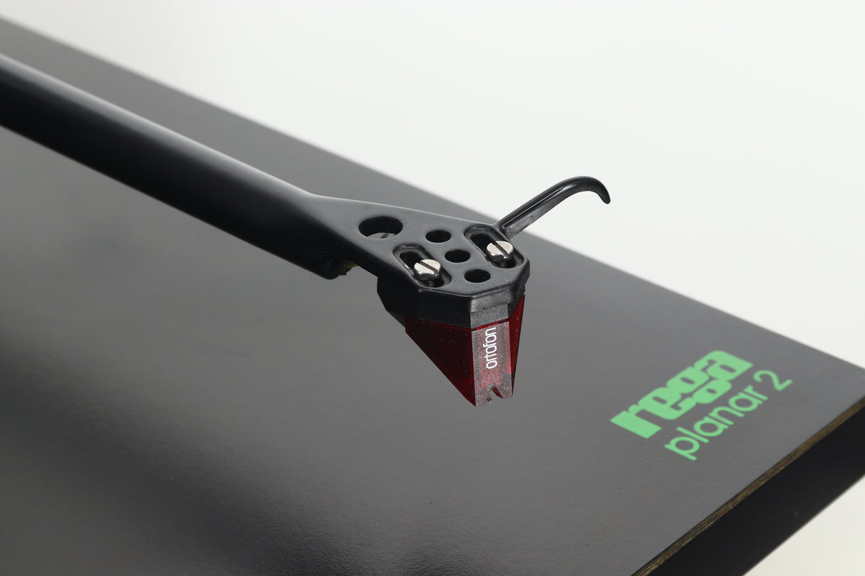 Rega Planar 2 Turntable / Ortofon 2M Red Cartridge