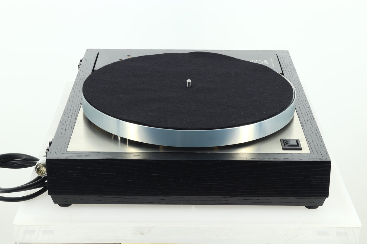Linn LP12 Turntable - Black / Lingo 2 Power Supply