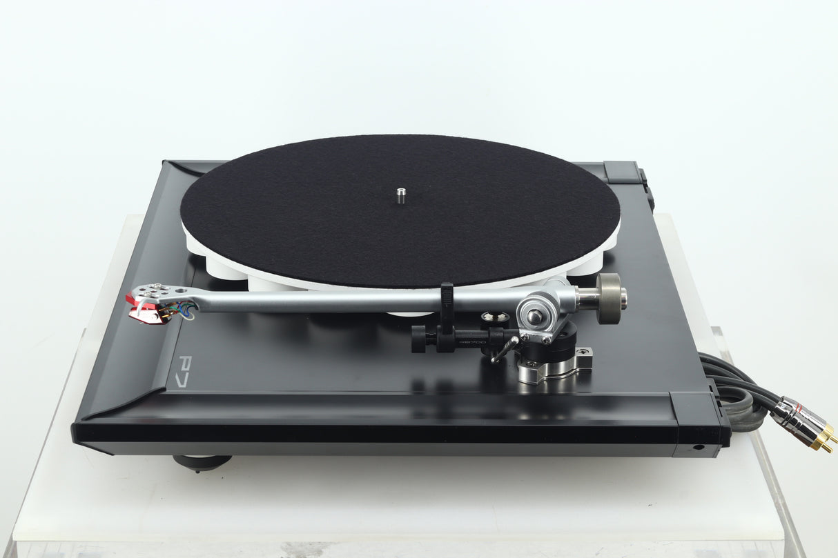 Rega P7 Turntable - Black / Dynavector 10X5 Cartridge