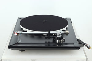 Rega P7 Turntable - Black / Dynavector 10X5 Cartridge