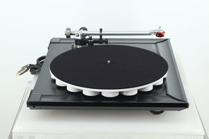 Rega P7 Turntable - Black / Dynavector 10X5 Cartridge