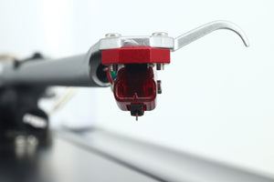 Rega P7 Turntable - Black / Dynavector 10X5 Cartridge