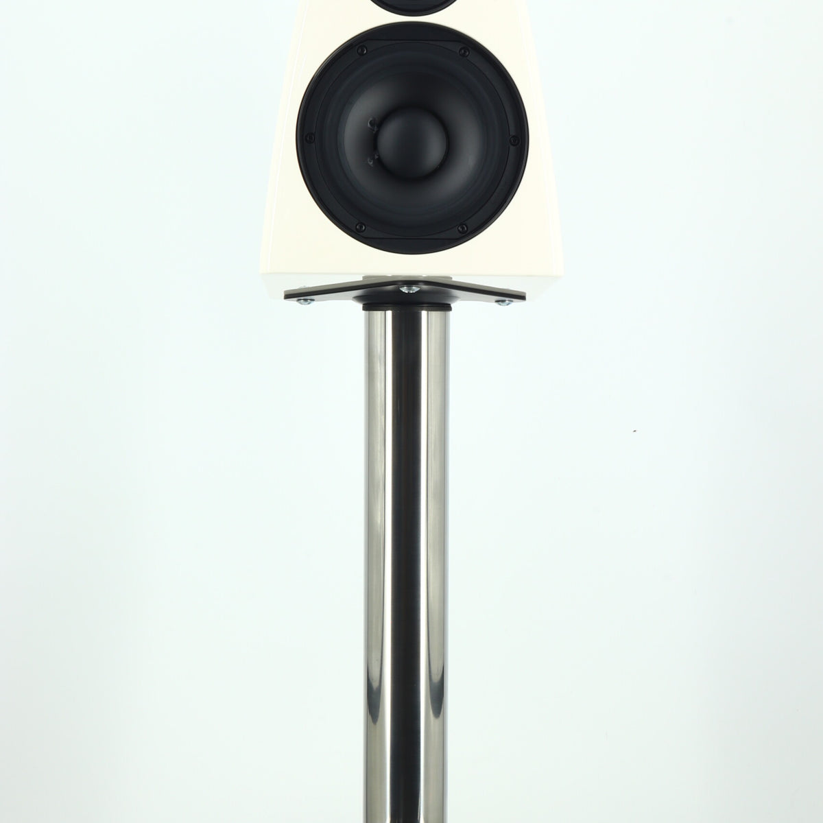Meridian DSP3200 Loudspeakers – White / Stands – 2ndhandhifi.co.uk