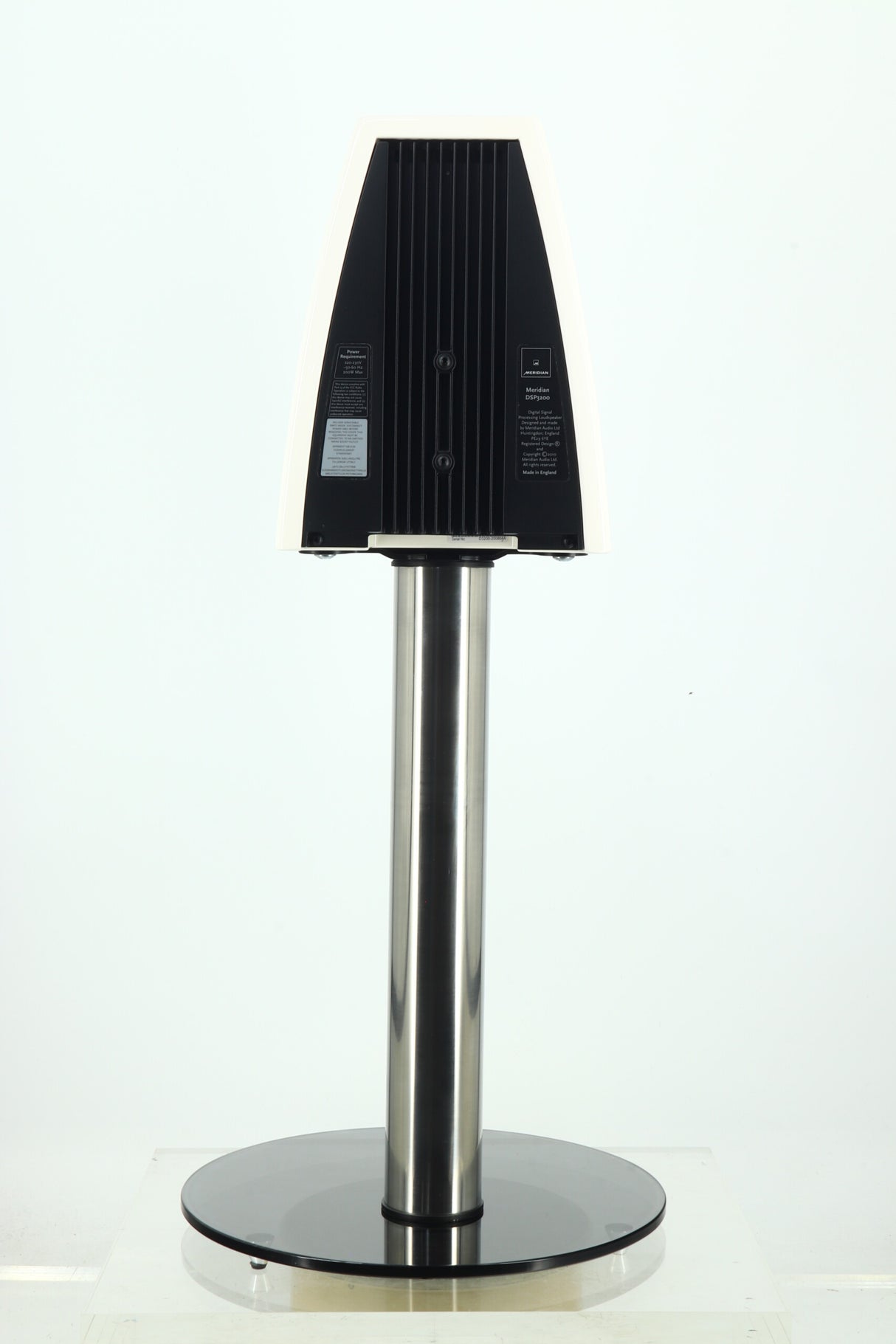 Meridian DSP3200 Loudspeakers – White / Stands