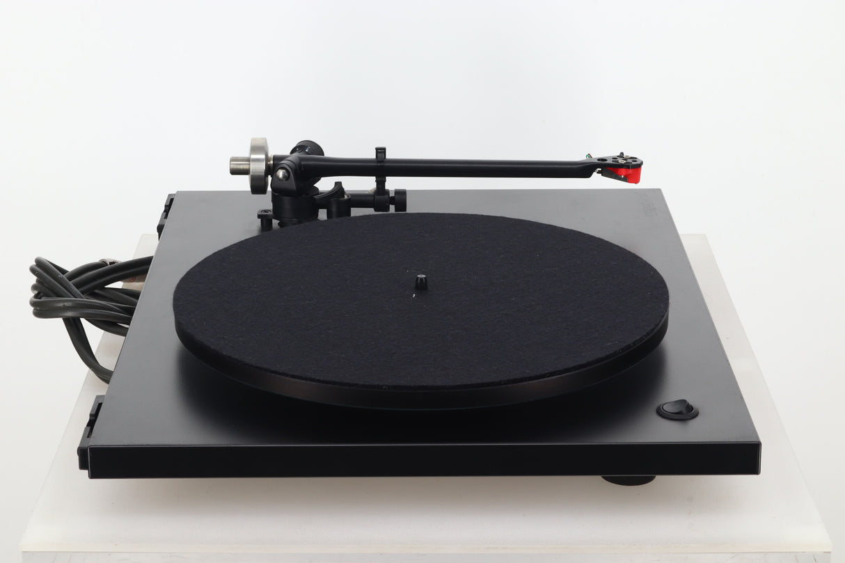 Rega P3/24 Turntable - Black / Bias 2 Cartridge