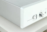 Luxman P750u Headphone Amplifier - Silver