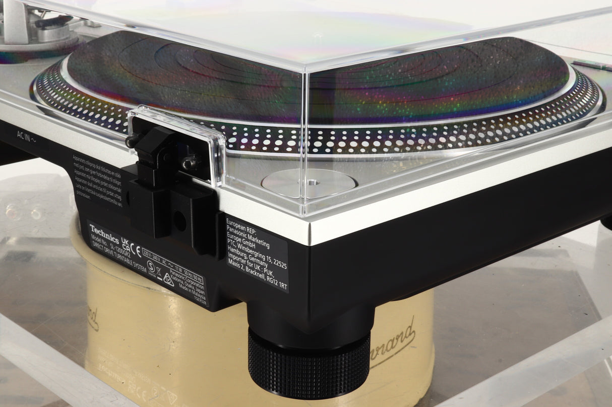 Technics SL-1200GR2 Turntable  / Ortofon 2MR Black Cartridge