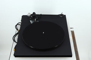 Rega Planar 6 Turntable / Ania MC Cartridge - Black
