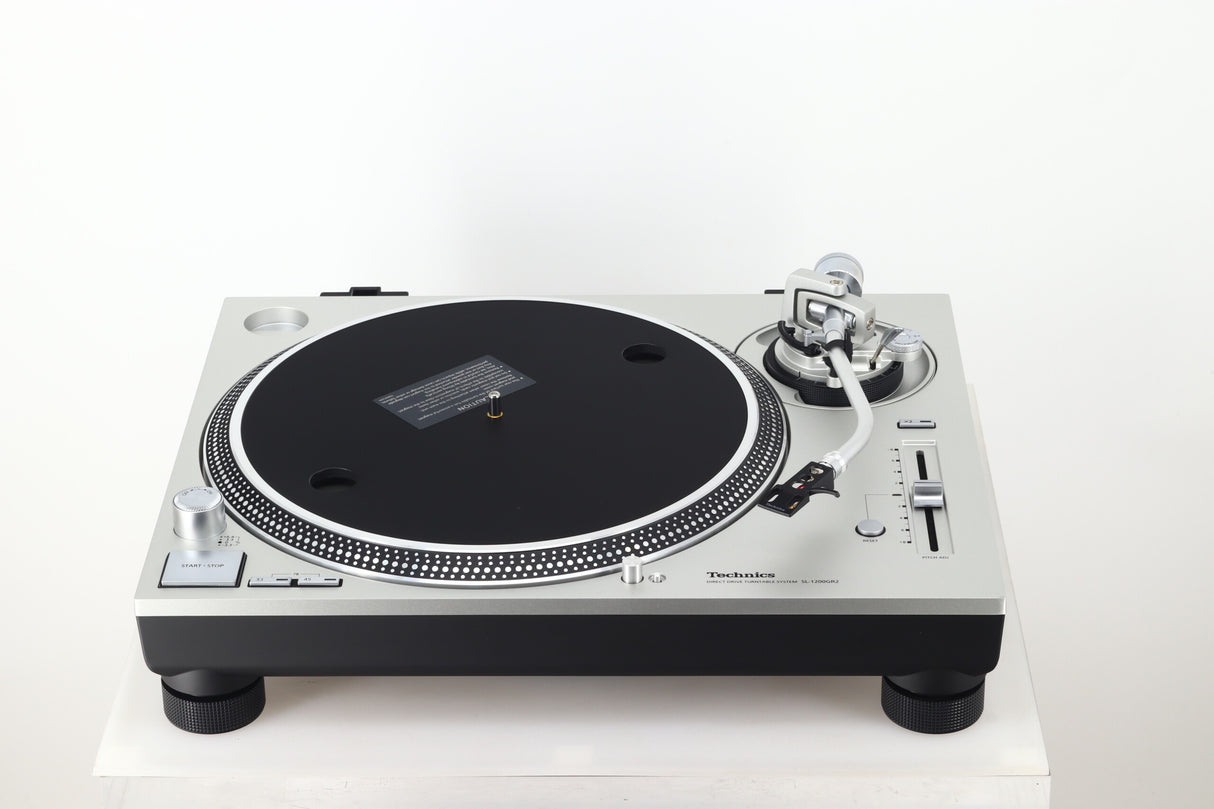 Technics SL-1200GR2 Turntable  / Ortofon 2MR Black Cartridge