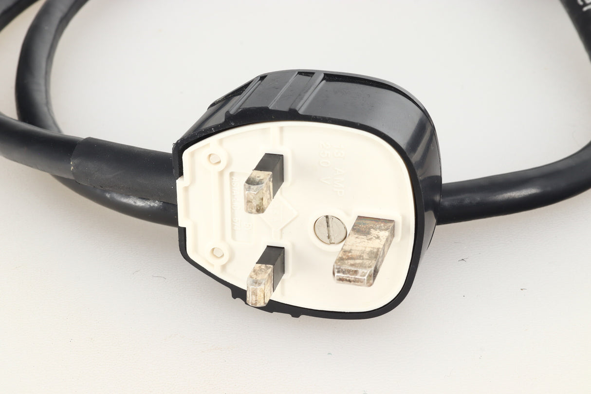 MCRU Asylum Mains Cable 1.15m