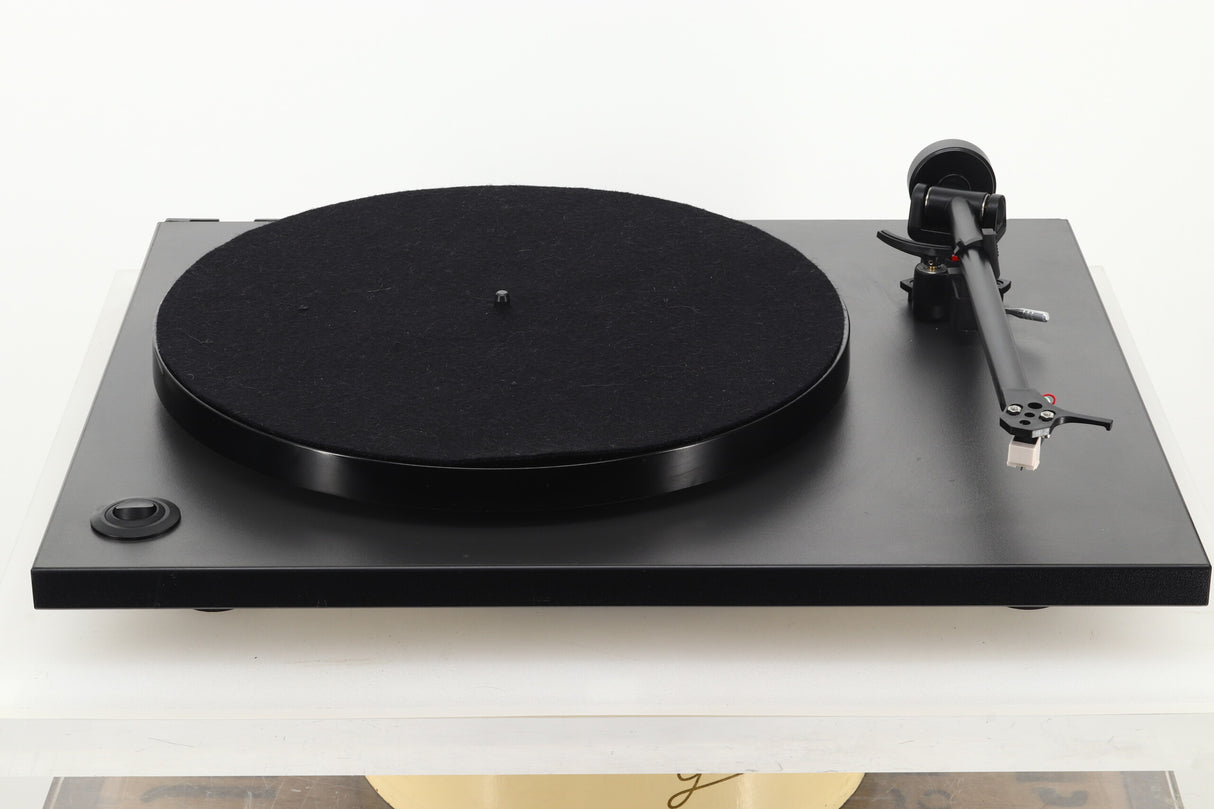 NAD C556 Turntable - Grey