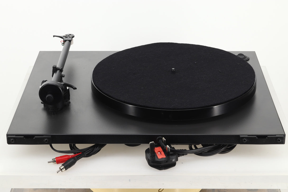NAD C556 Turntable - Grey
