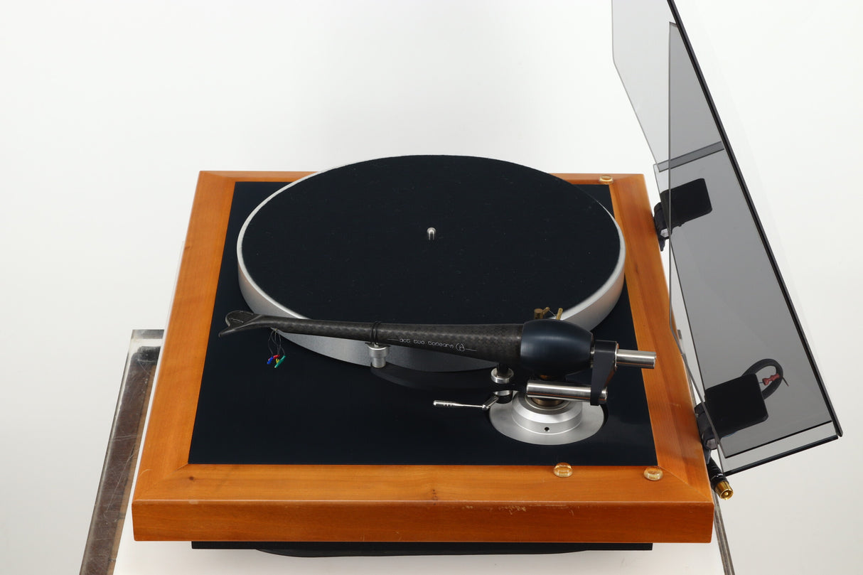 Wilson Benesch ACT Turntable / ACT 2 Tonearm / Stand