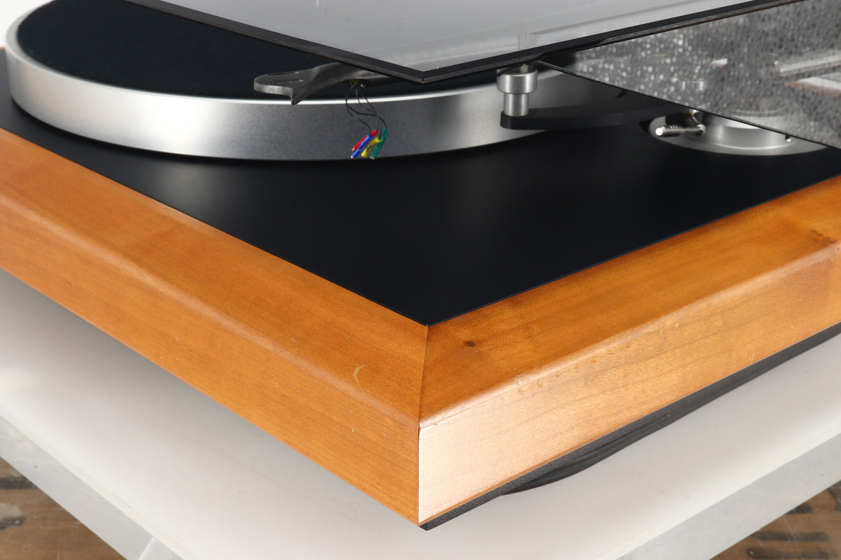 Wilson Benesch ACT Turntable / ACT 2 Tonearm / Stand