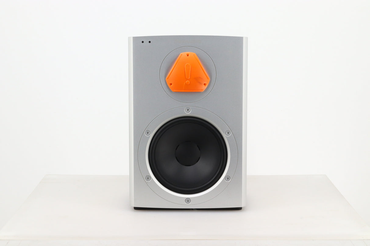 Dynaudio XEO 2 Active Standmount Speakers Inc. Hub - White