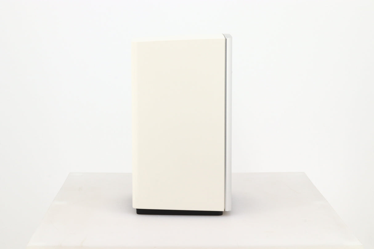 Dynaudio XEO 2 Active Standmount Speakers Inc. Hub - White