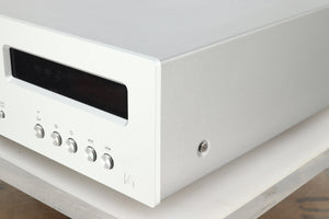 Luxman D-03X CD Player