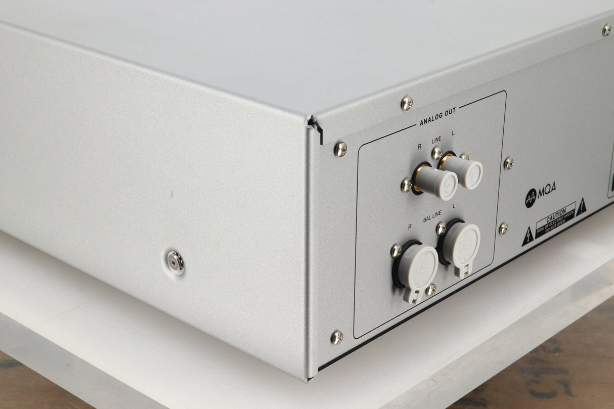 Luxman D-03X CD Player