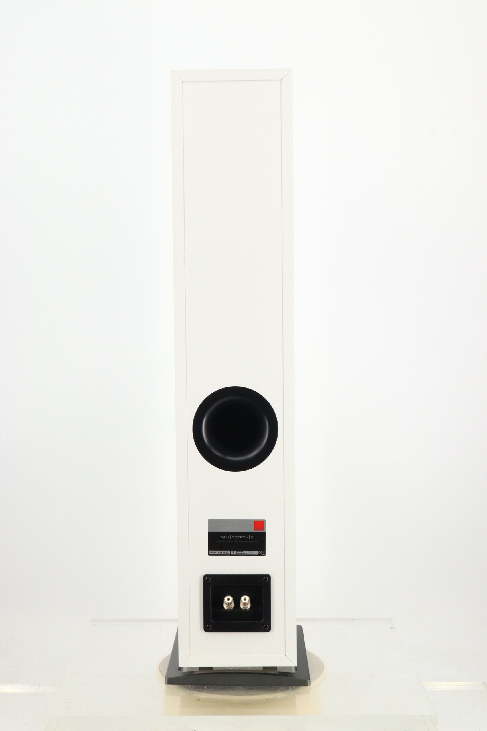 Dali Oberon 5 Floorstanding Speakers - White – 2ndhandhifi.co.uk