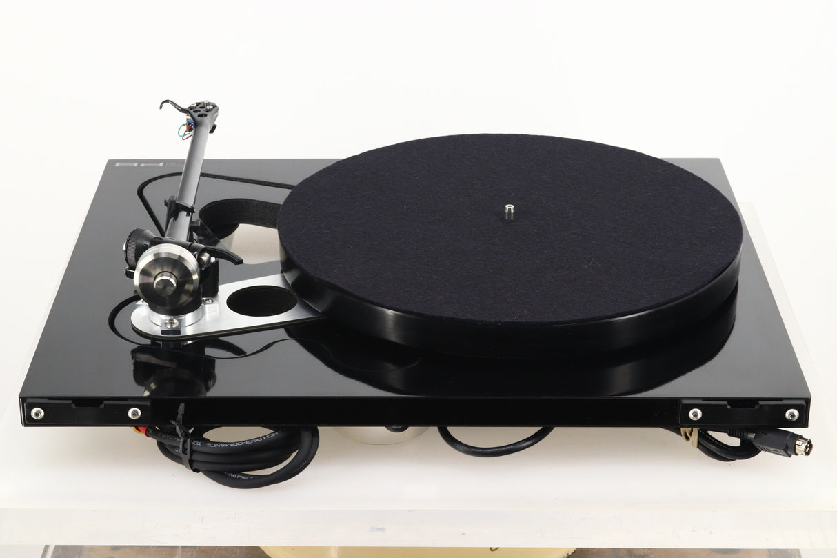 Rega RP8 Turntable / Apheta 2 Cartridge - Black