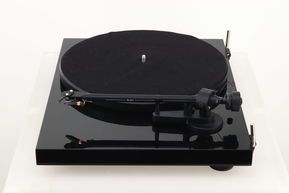 Pro-Ject Debut III SE Turntable - Black