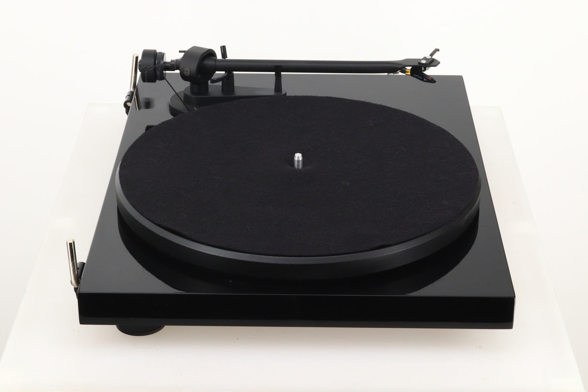 Pro-Ject Debut III SE Turntable - Black