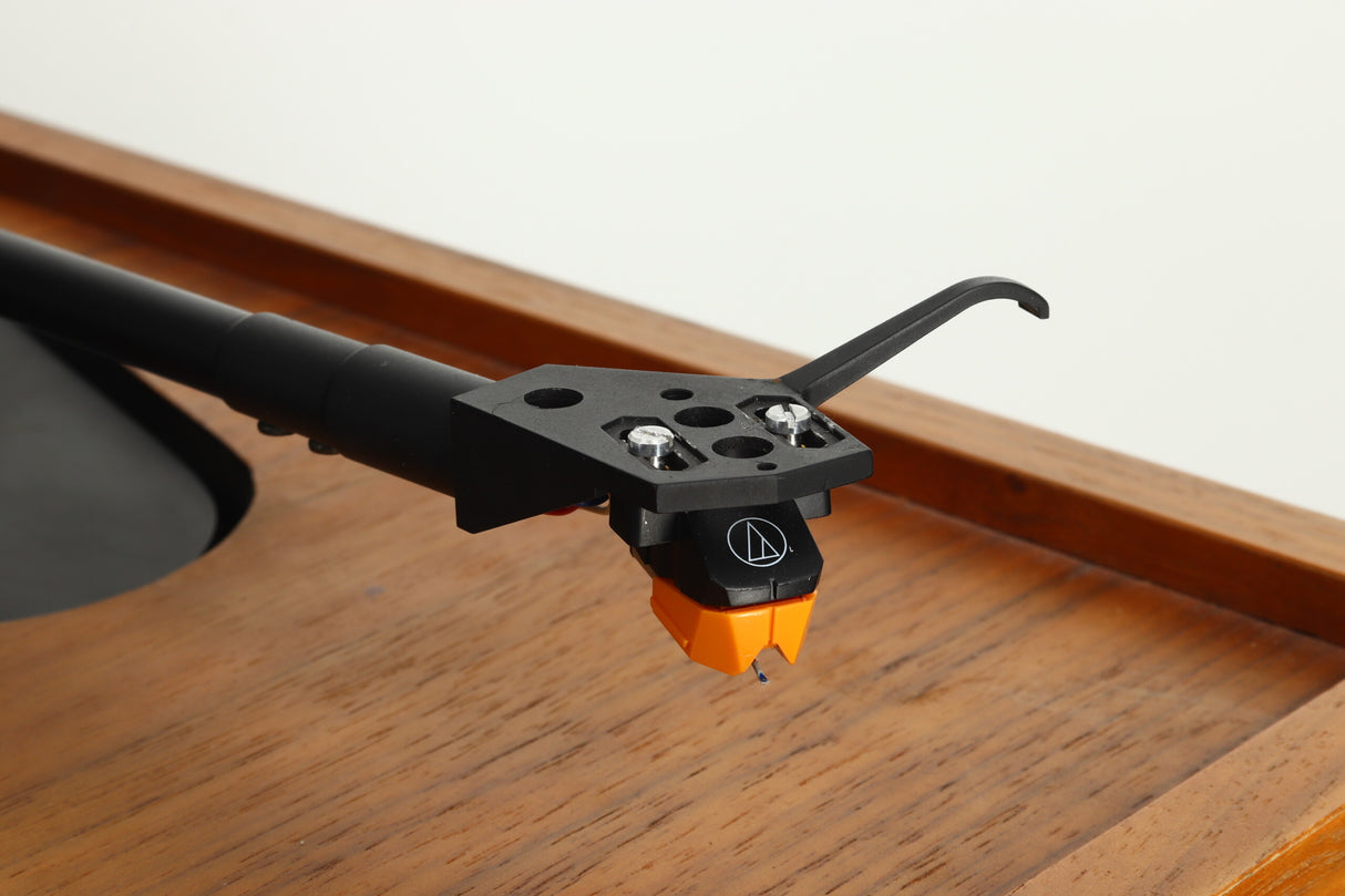 Systemdek IIX Turntable / Linn Basik Plus Tonearm / AT-VM95EN Cartridge - Oak