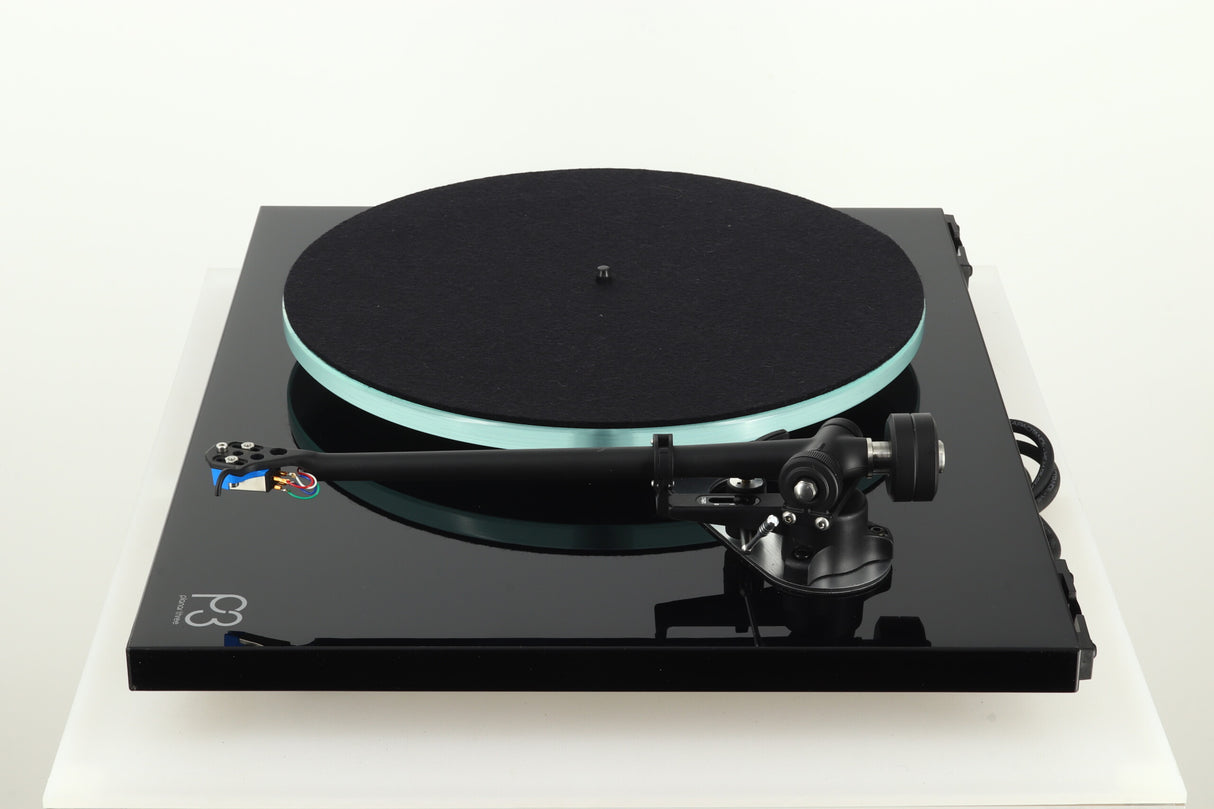 Rega Planar 3 Turntable - Black / Elys 2 Cartridge