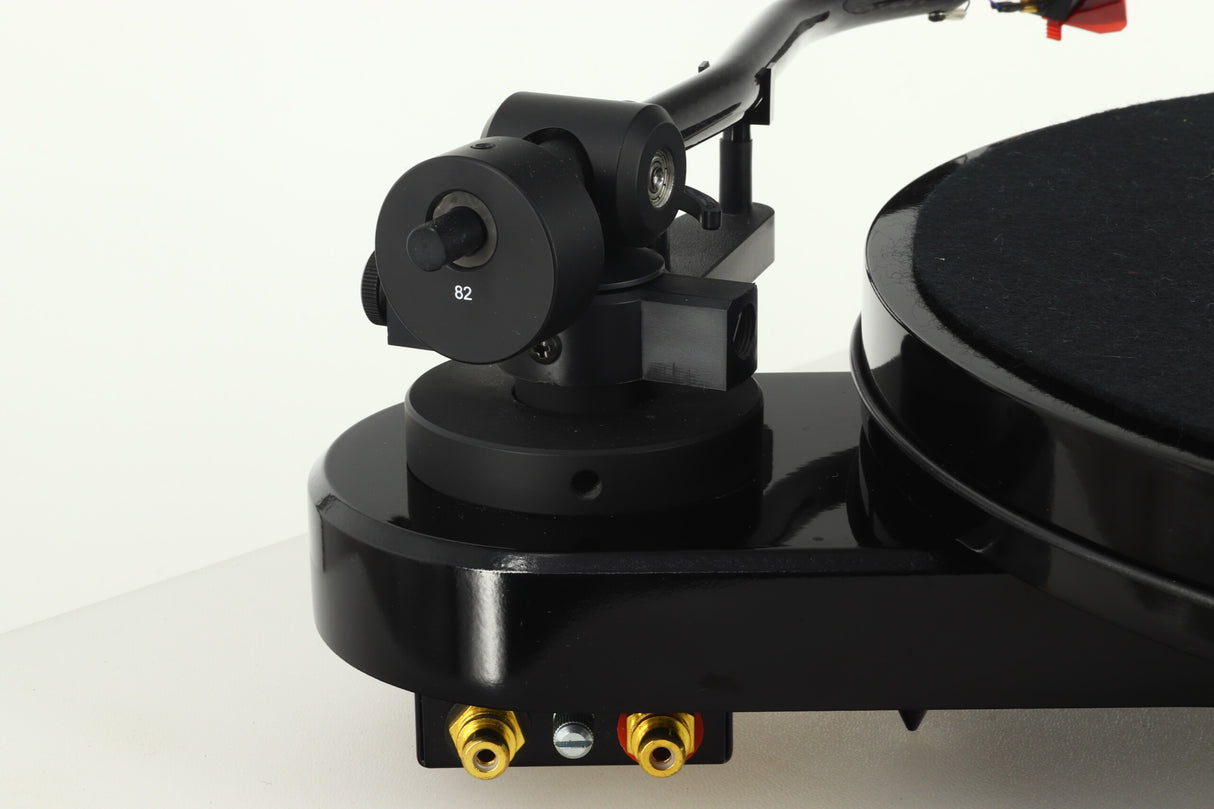 Pro-Ject RPM1 Carbon DC Turntable - Piano Black
