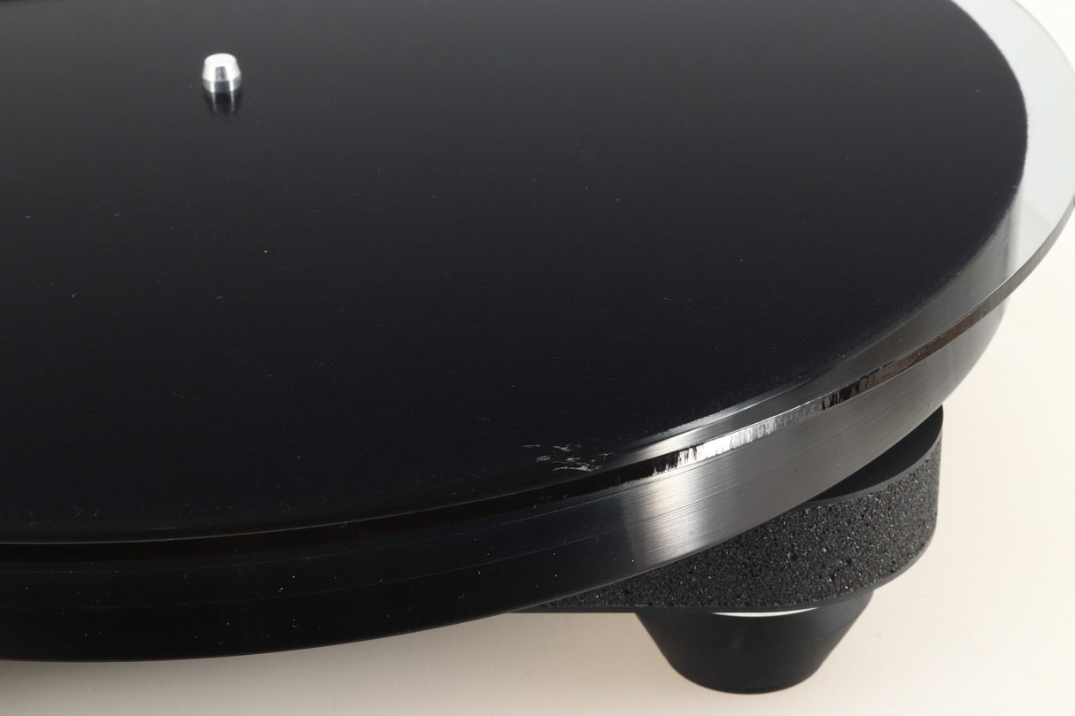 Rega Planar 8 Turntable / Hana MH Cartridge - Black