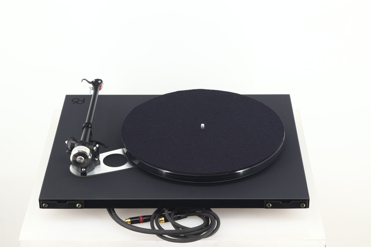 Rega Planar 6 Turntable - Black / AT-VM540ML Cartridge