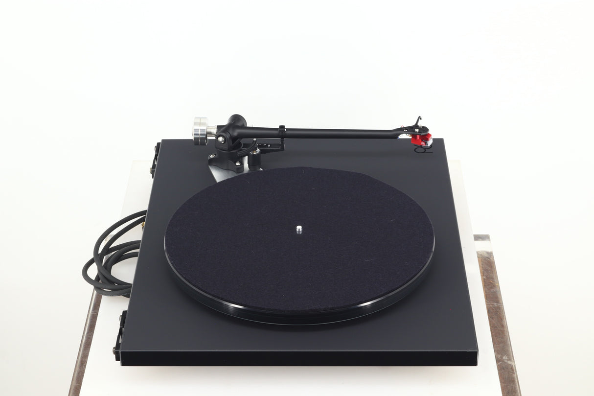 Rega Planar 6 Turntable - Black / AT-VM540ML Cartridge