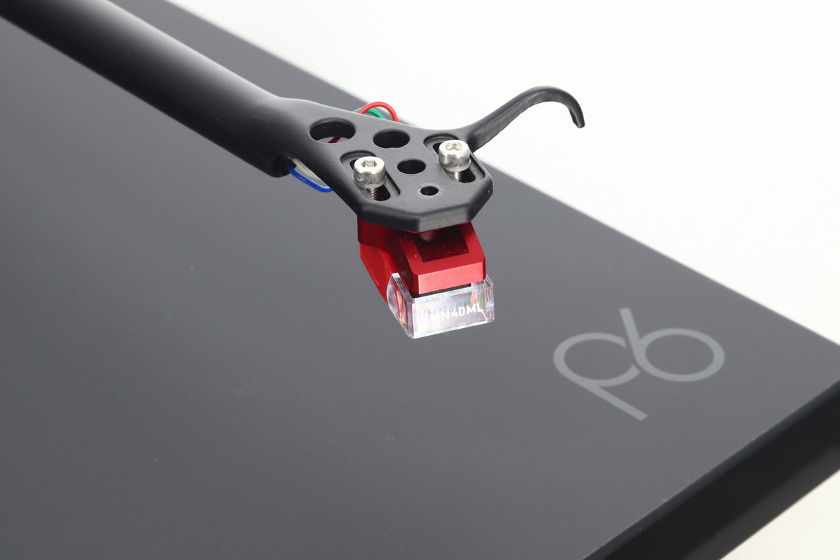 Rega Planar 6 Turntable - Black / AT-VM540ML Cartridge