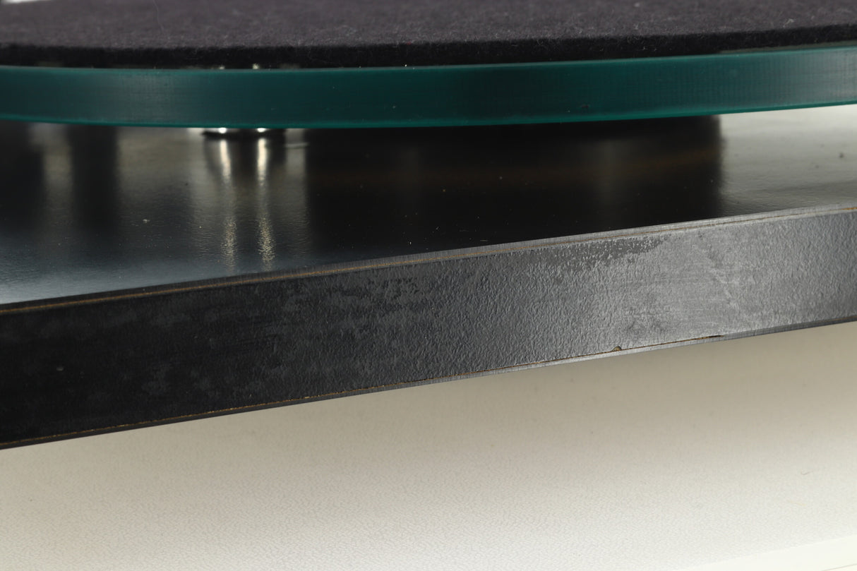 Rega Planar 2 Turntable / Audio Technica VM95EN Cartridge