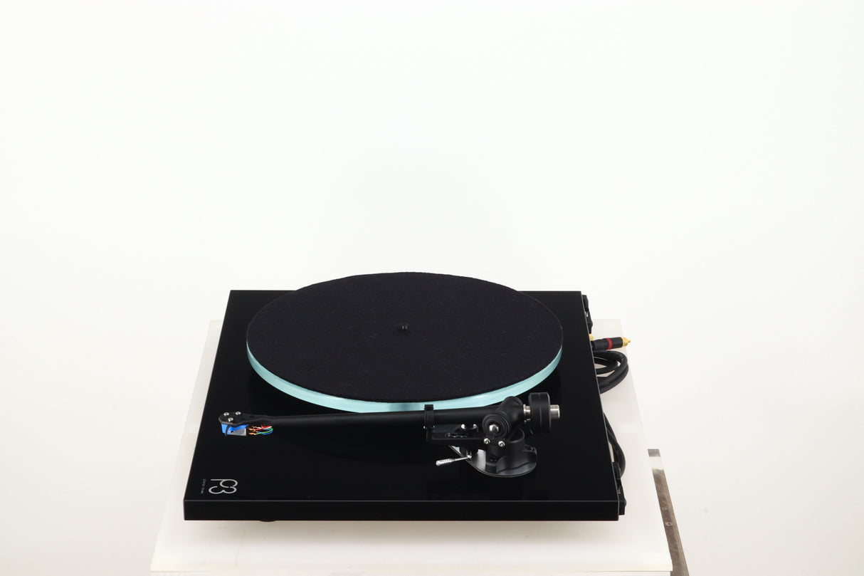 Rega Planar 3 Turntable - Black / Elys Cartridge