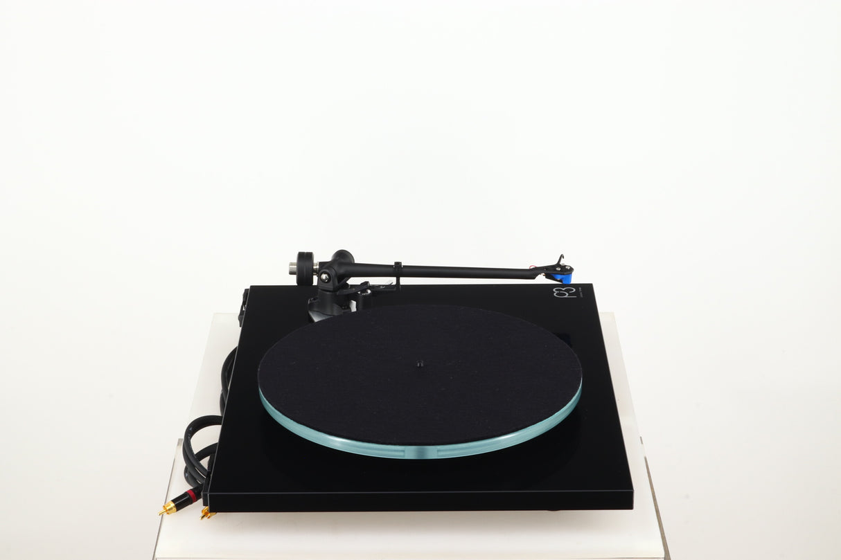Rega Planar 3 Turntable - Black / Elys Cartridge
